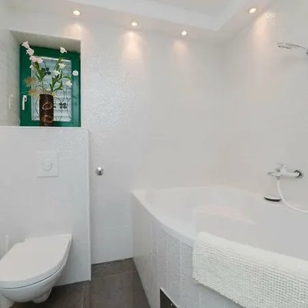 Olive Garden Apartment *