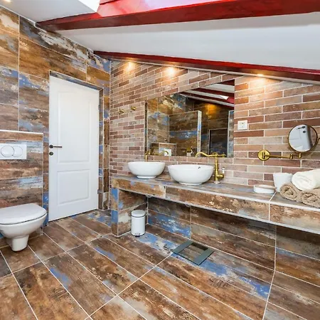 Olive Garden Apartment