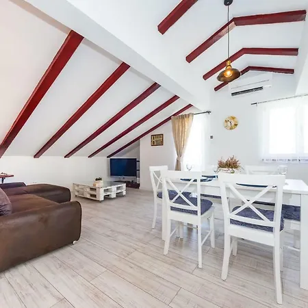 Olive Garden Apartment