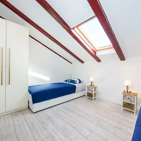 Olive Garden Apartment