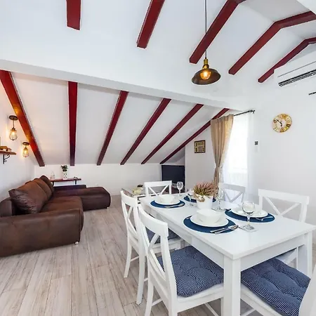 Olive Garden Apartment